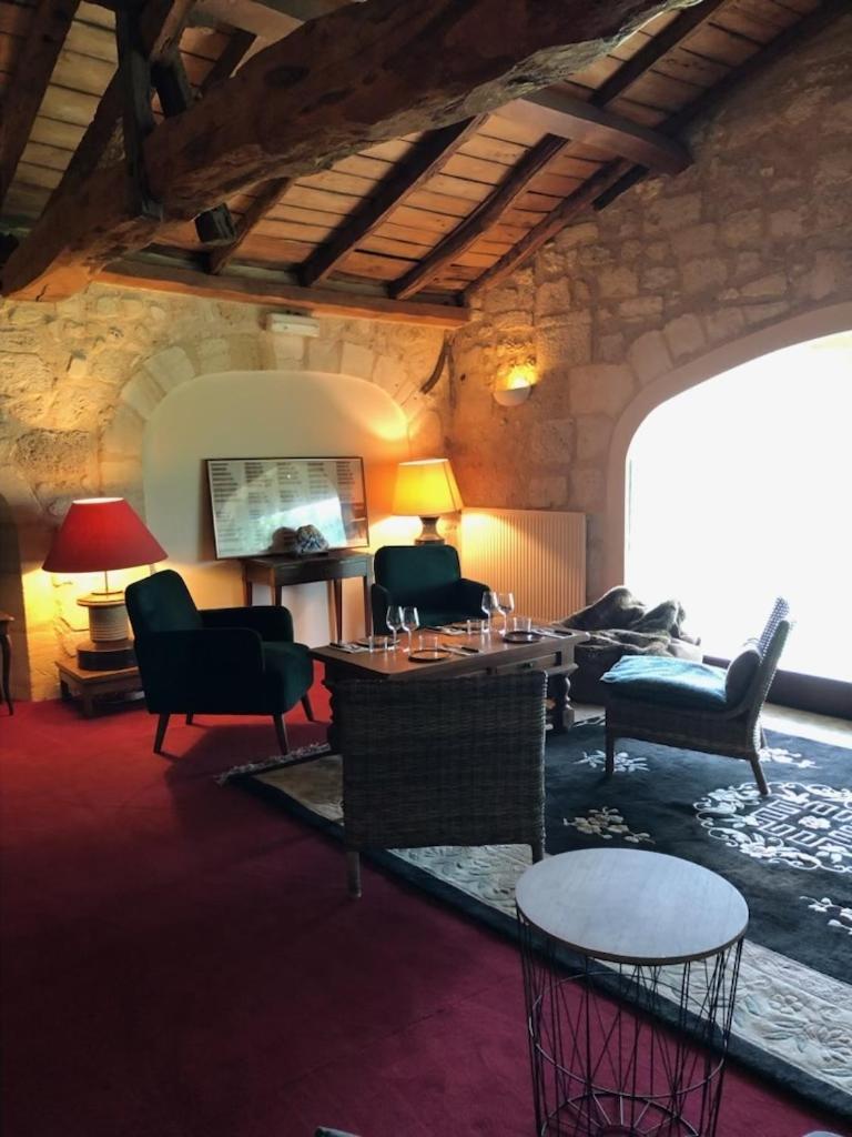 Chateau De La Vieille Chapelle Lugon et l'Ile du Carney Luaran gambar
