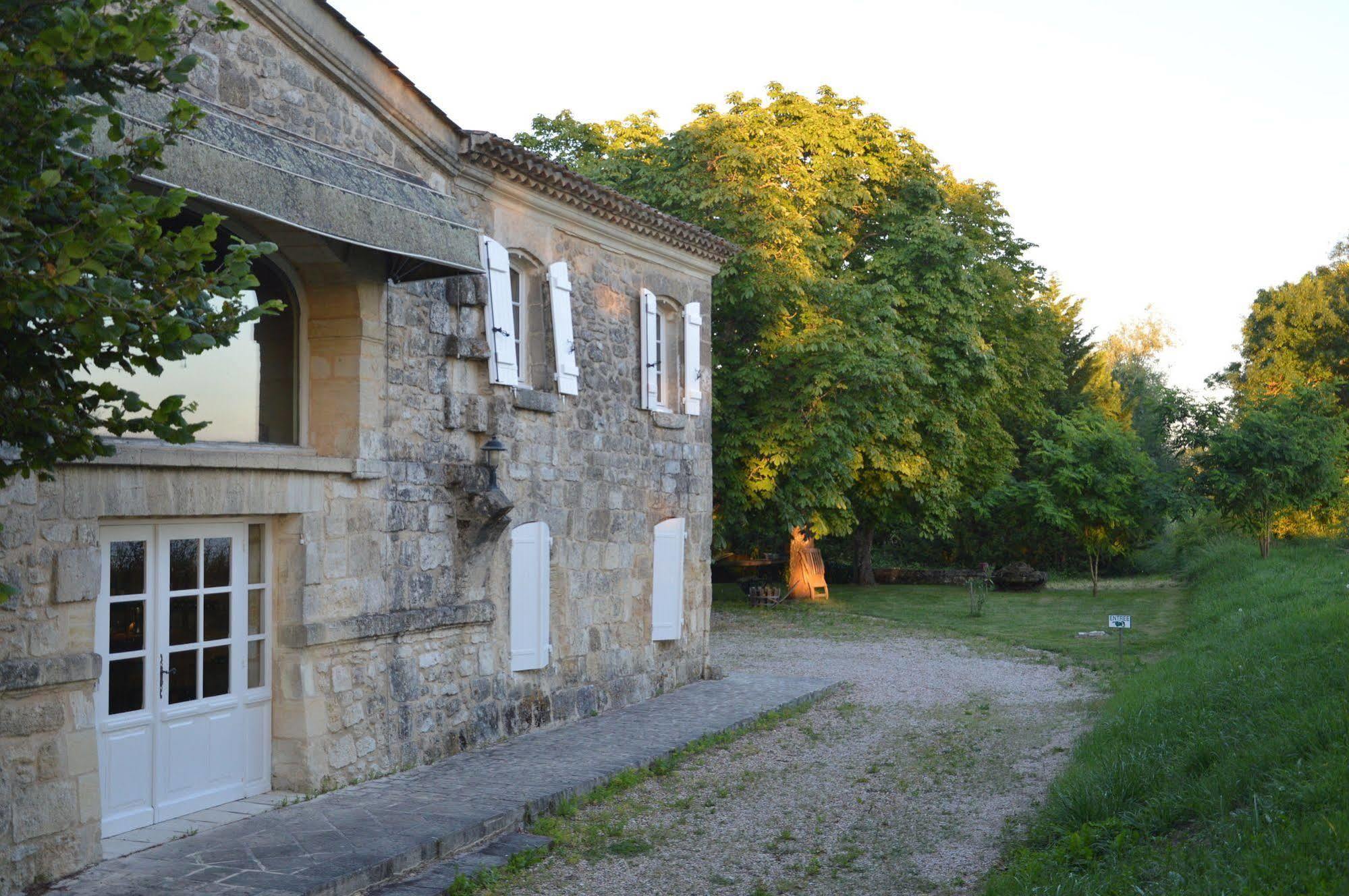 Chateau De La Vieille Chapelle Lugon et l'Ile du Carney Luaran gambar